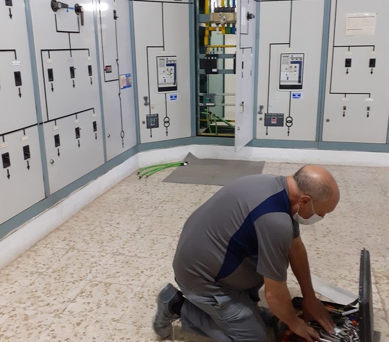 El hospital de Riotinto acomete trabajos de conexión de protección eléctrica del nuevo TAC