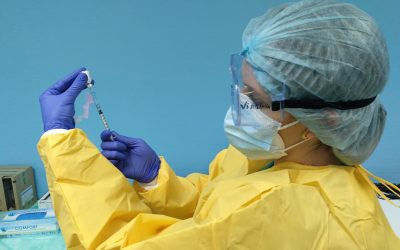 Salud inicia la vacunación contra el Covid-19 de las personas mayores de 80 años
