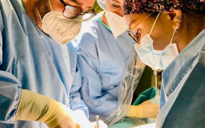 El Servicio de Cirugía del Hospital de Riotinto ofrece formación sobre las nuevas técnicas quirúrgicas de pared abdominal