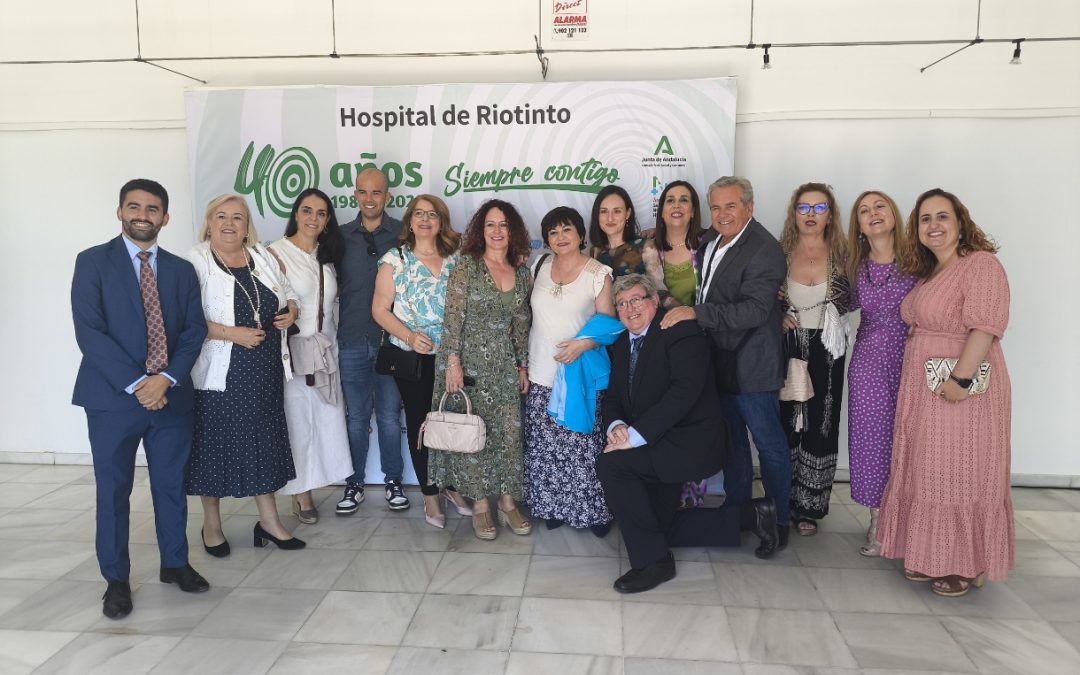 El Hospital de Riotinto celebra el 40 aniversario con un reconocimiento a los profesionales que permanecen en el centro desde su apertura